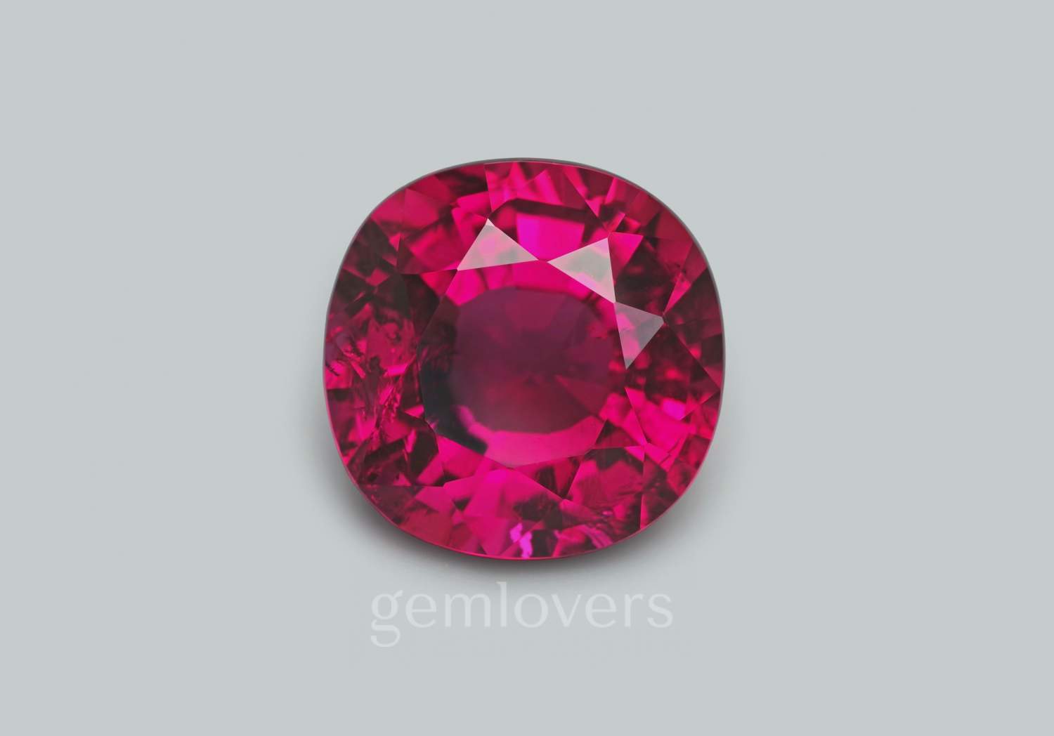 Пурпурно-розовый турмалин рубеллит