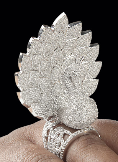 Новый ювелирный рекорд - кольцо с максимальным количеством бриллиантов